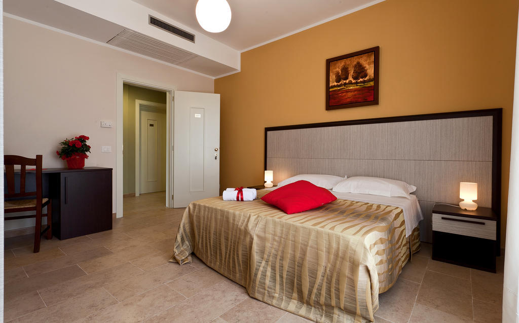 Hotel La Campana Casarano Δωμάτιο φωτογραφία
